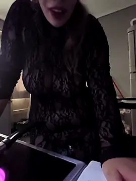 Snapshot of Your_Greek_Baby chatting on 10.26.25 Your Greek Baby online show from 10.26.25