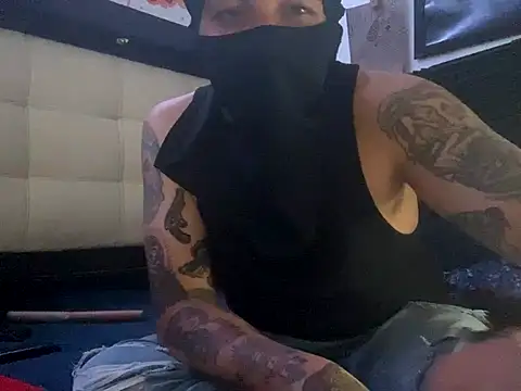 BadBoyz69100 online show from 09.28.25