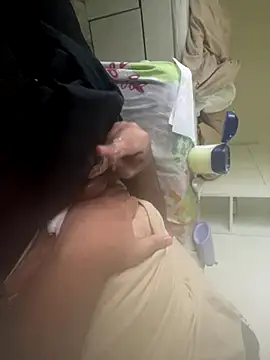 Snapshot of qnawafp chatting on 10.04.25 qnawafp online show from 10.04.25