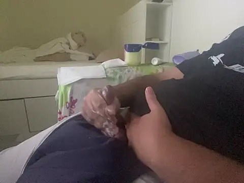 Snapshot of qnawafp chatting on 10.15.25 qnawafp online show from 10.15.25