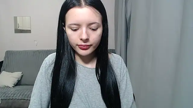 Snapshot of EvaXanny chatting on 09.30.25 EvaXanny online show from 09.30.25