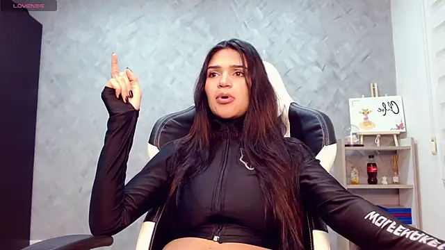 Roxxi 2110 online show from 11.29.25