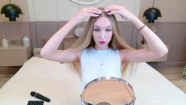 KellyBradford online show from 09.13.25