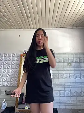 Snapshot of ashleyy20 chatting on 10.14.25 ashleyy20 online show from 10.14.25