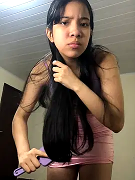 Snapshot of ashleyy20 chatting on 11.16.25 ashleyy20 online show from 11.16.25