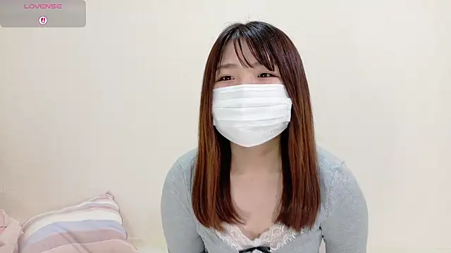 Snapshot of mana-chan chatting on 09.29.25 mana-chan online show from 09.29.25