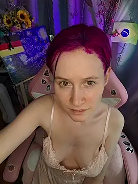 Snapshot of Fuzzy_Unicorn chatting on 07.06.26 Fuzzy Unicorn online show from 07.06.26