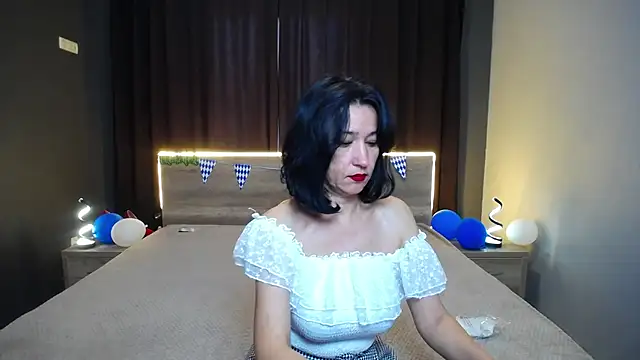 Snapshot of CameronEnns chatting on 10.05.25 CameronEnns online show from 10.05.25