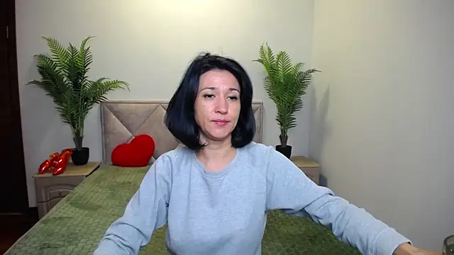 Snapshot of CameronEnns chatting on 10.09.25 CameronEnns online show from 10.09.25