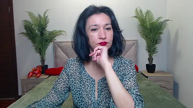 Snapshot of CameronEnns chatting on 10.12.25 CameronEnns online show from 10.12.25