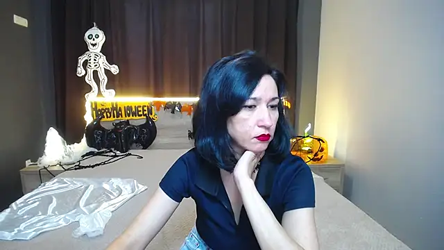 Snapshot of CameronEnns chatting on 10.18.25 CameronEnns online show from 10.18.25