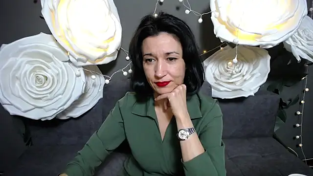 Snapshot of CameronEnns chatting on 11.04.25 CameronEnns online show from 11.04.25