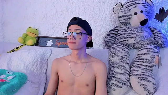 thiago kinghot online show from 10.31.25