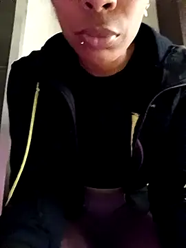 Snapshot of Flacidas chatting on 10.10.25 Flacidas online show from 10.10.25