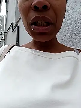 Snapshot of Flacidas chatting on 11.01.25 Flacidas online show from 11.01.25