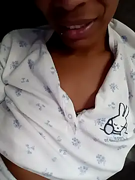 Snapshot of Flacidas chatting on 11.08.25 Flacidas online show from 11.08.25