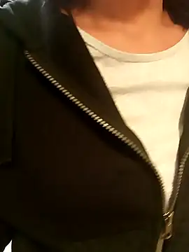 Snapshot of Flacidas chatting on 11.12.25 Flacidas online show from 11.12.25