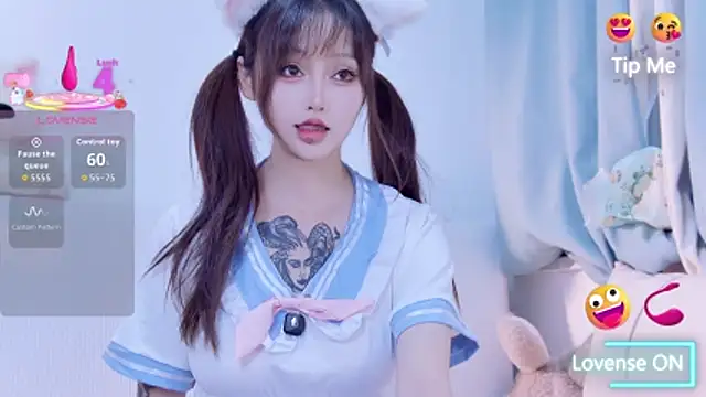 Snapshot of Miya-222 chatting on 11.17.25 Miya-222 online show from 11.17.25