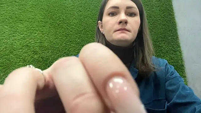 Snapshot of AshlyJoy chatting on 11.04.25 AshlyJoy online show from 11.04.25