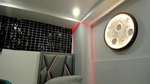 klariz09 online show from 11.26.25