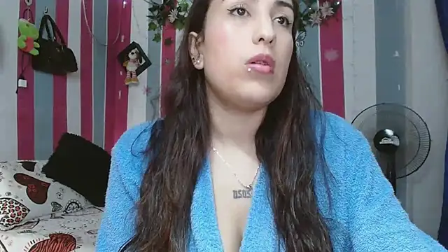 Snapshot of karo_lovely chatting on 10.21.25 karo lovely online show from 10.21.25