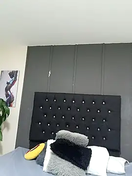 Snapshot of Billie_Eilish chatting on 10.07.25 Billie Eilish online show from 10.07.25