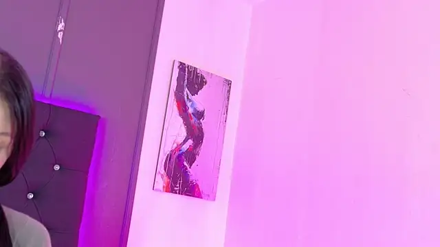 Snapshot of Billie_Eilish chatting on 11.05.25 Billie Eilish online show from 11.05.25