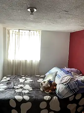 Snapshot of Bamby_milflatina chatting on 11.04.25 Bamby milflatina online show from 11.04.25