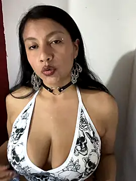 Snapshot of Bamby_milflatina chatting on 11.06.25 Bamby milflatina online show from 11.06.25