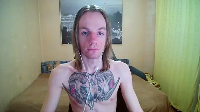 Snapshot of AdamDickens chatting on 10.23.25 AdamDickens online show from 10.23.25