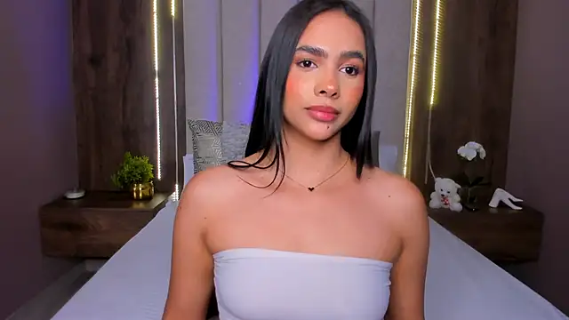 LucySalvatore  online show from 09.28.25