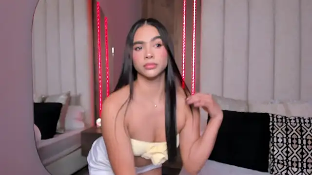 LucySalvatore  online show from 02.14.26