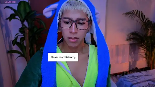 Snapshot of taichi_bluy chatting on 09.29.25 taichi bluy online show from 09.29.25