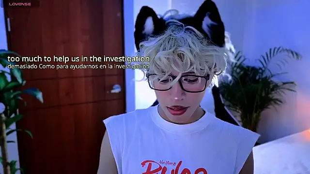 Snapshot of taichi_bluy chatting on 10.11.25 taichi bluy online show from 10.11.25