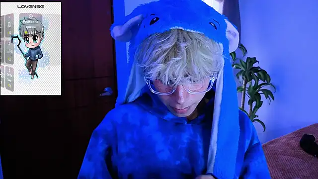 Snapshot of taichi_bluy chatting on 11.09.25 taichi bluy online show from 11.09.25