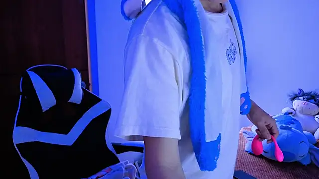 Snapshot of taichi_bluy chatting on 11.11.25 taichi bluy online show from 11.11.25