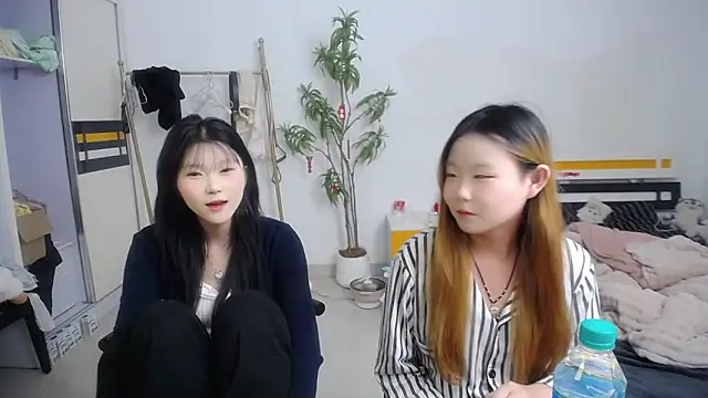 Babygirls523 online show from 10.17.25