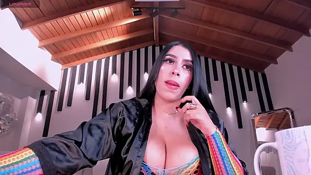 LeahLombardi  online show from 10.01.25