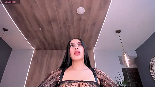 LeahLombardi  online show from 11.28.25