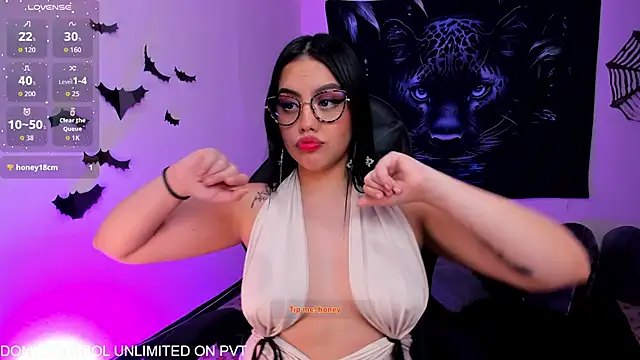 nicol ruizz online show from 10.14.25