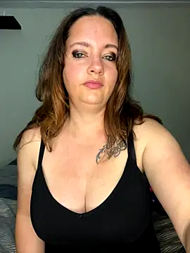 Snapshot of XADICTIVEX chatting on 10.29.25 XADICTIVEX online show from 10.29.25