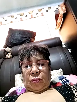 OliviaMorris1 online show from 10.26.25