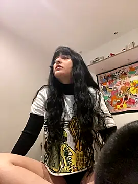 Snapshot of Abril_thompson98 chatting on 10.29.25 Abril thompson98 online show from 10.29.25