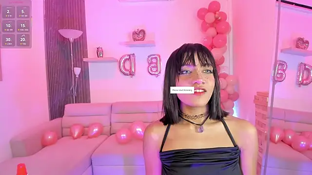 Snapshot of anuskah chatting on 11.08.25 anuskah online show from 11.08.25