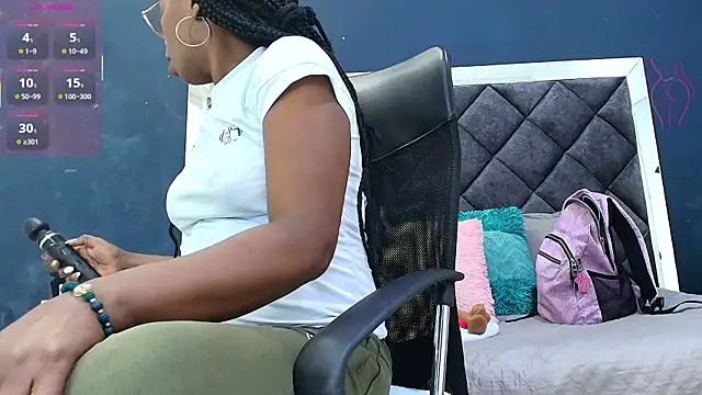 Snapshot of ebony__jheim chatting on 10.02.25 ebony jheim online show from 10.02.25