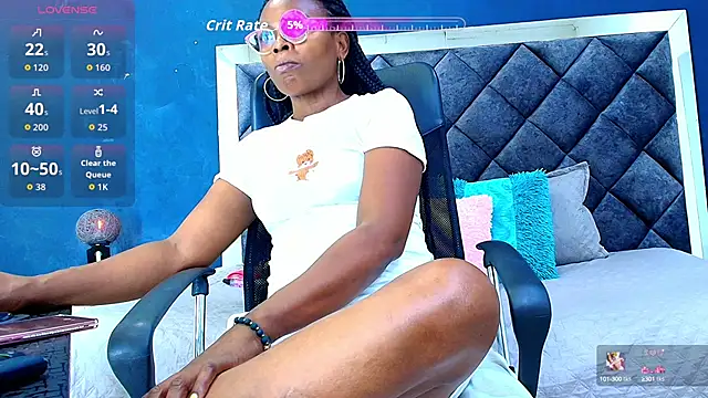 Snapshot of ebony__jheim chatting on 10.15.25 ebony jheim online show from 10.15.25