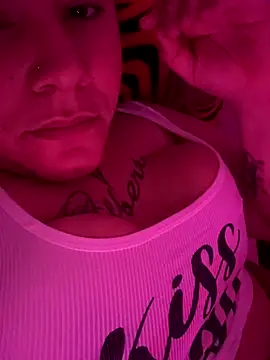 Snapshot of valen1891 chatting on 10.27.25 valen1891 online show from 10.27.25