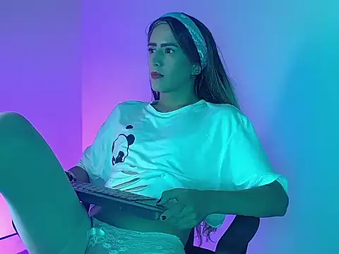 everly monroe online show from 10.17.25