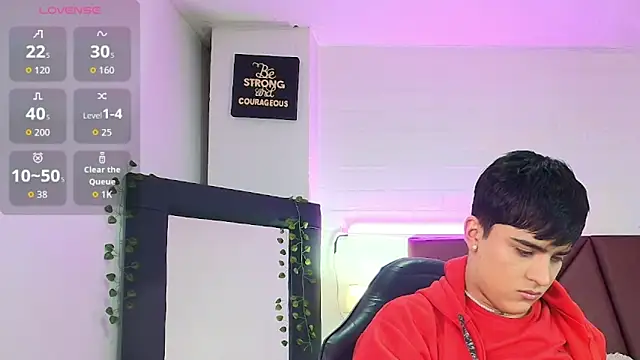 Snapshot of Lucass_love chatting on 09.27.25 Lucass love online show from 09.27.25