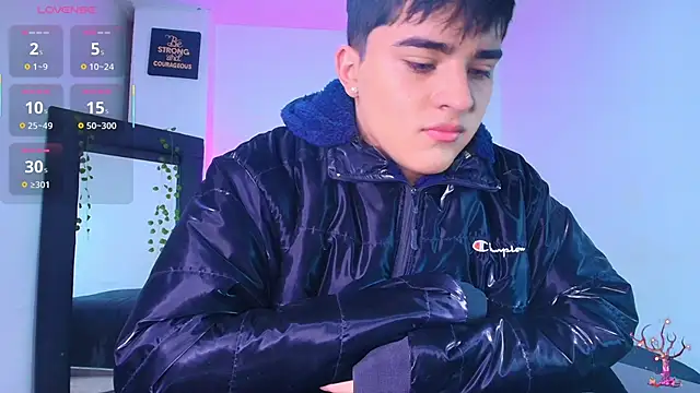 Snapshot of Lucass_love chatting on 10.16.25 Lucass love online show from 10.16.25